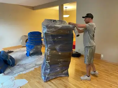 CHEAP & RELIABLE MOVERS ☎️ 6479.058.259 Cheap movers brampton, mississauga movers, two men and a tru...