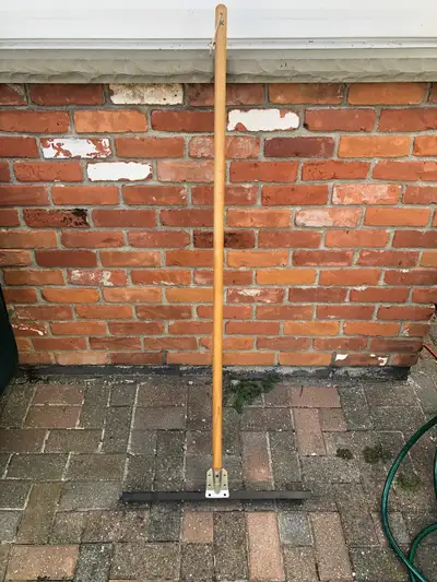 24” INDUSTRIAL STRAIGHT FLOOR SQUEEGEE, View more