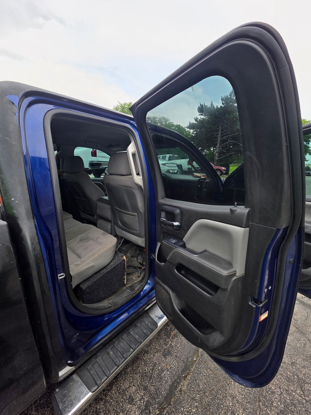 2014 GMC Sierra 1500- Only 113,661km - Clean in Cars & Trucks in Hamilton - Image 3