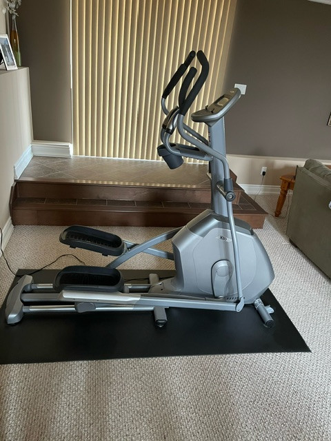 Elliptical Machine Vision Fitness x30 in Other in Sudbury