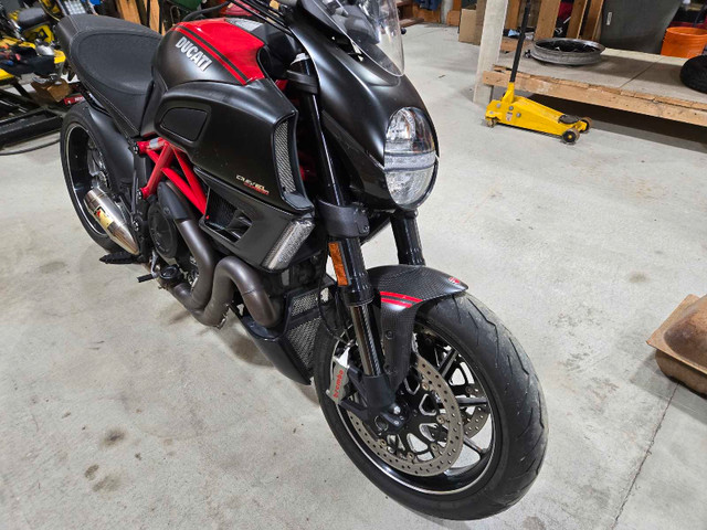2013 Ducati Diavel Carbon in Street, Cruisers & Choppers in Vernon - Image 4