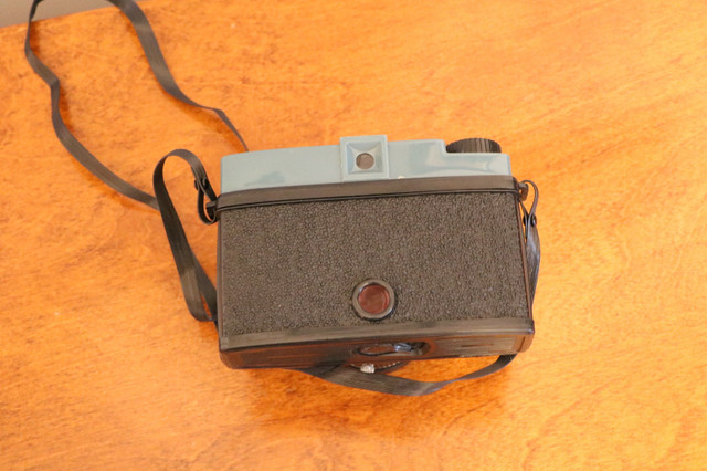 Vintage Diana F 120 Film Camera. NOT A Lomography Reproduction in Cameras & Camcorders in City of Toronto - Image 3