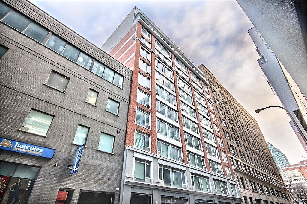 Downtown Montreal Studio for Rent – Available September 1 — photo 1