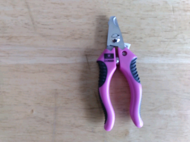 Dog (Pet) Nail Clippers by Conair in Accessories in Kingston