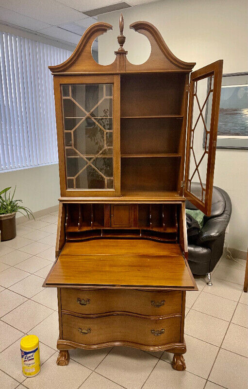 Antique Mahogany Governor Winthrop Secretary Desk (c. 1930) in Hutches & Display Cabinets in Mississauga / Peel Region