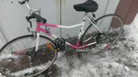 Vélo MÉRAL, modèle "Dame" de 1986, 12 vitesses, bicyclette