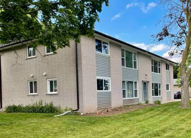 New 2 Bedroom Apartment - Stanley Park63860084779651123