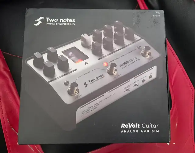 Two Notes ReVolt Guitar Tube Amp Pedal in Amps & Pedals in City of Toronto - Image 7