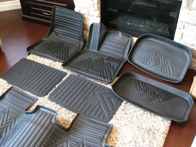 Full 9 Pc. Set of New Tesla 2021 to 2025 Model Y Floor Mat Set in Other in Kitchener / Waterloo - Image 8