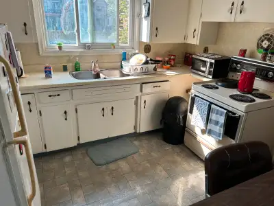 1 bedroom available in shared 3 bedroom house; Rossland and Gerrard; close to UOIT and Trent Univers...