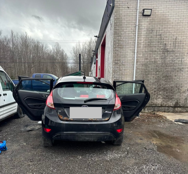 Ford fiesta 2014 — photo 2