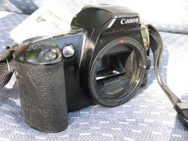 Canon EOS REBELX S 35mm SLR Film Camera Body only VGC in Cameras & Camcorders in Winnipeg - Image 4
