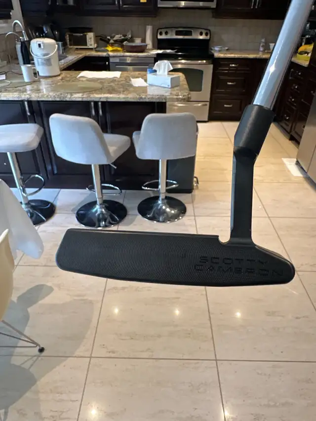 Scotty Cameron Special Select Jet Set Newport Limited putter in Golf in Markham / York Region - Image 3