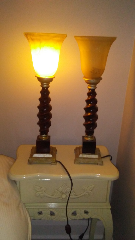 Lampe de chevet (2) in Indoor Lighting & Fans in Longueuil / South Shore