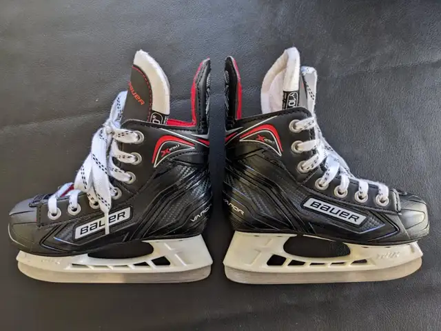 Bauer Vapor X250 Hockey Skates - Youth in Skates & Blades in Peterborough - Image 2