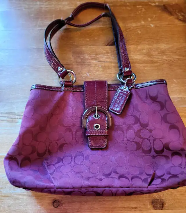 Woman's Purses in Women's - Bags & Wallets in Mississauga / Peel Region - Image 6