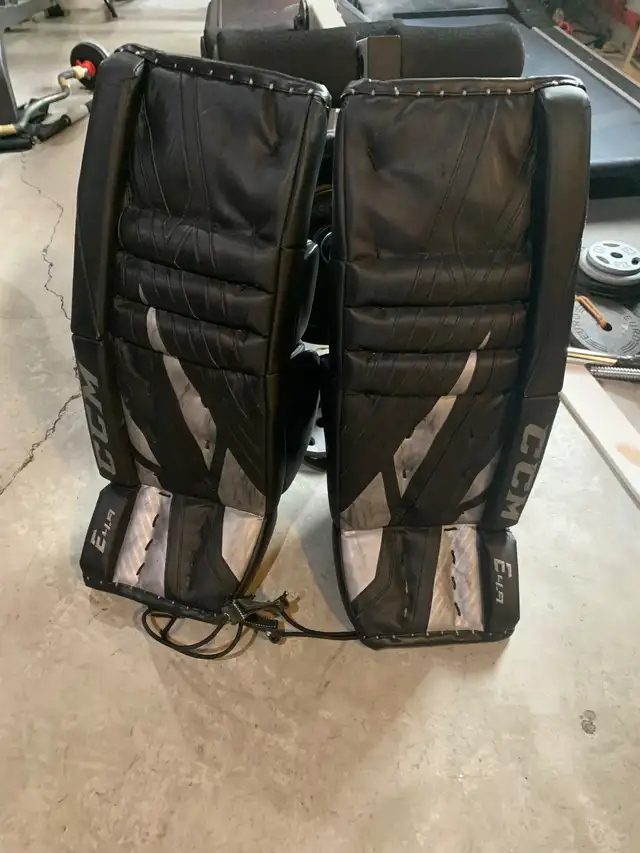 Goalie pads in Hockey in Red Deer - Image 2