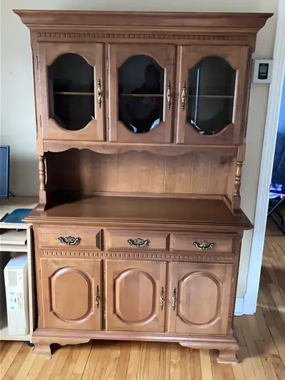 Beau vaissellier/buffet en bois massif (livraison possible), View more