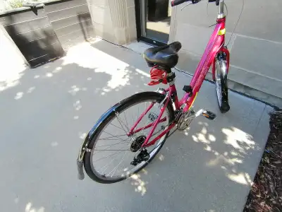 Woman Bik- 28 rim, pristine condition, View more