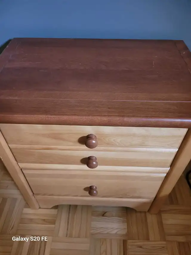 Ensemble lit simple, bureau et commode in Multi-item in Laval / North Shore - Image 4