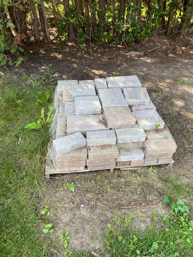 Patio stone Outdoor Décor Ottawa Kijiji