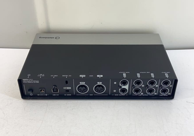 Yamaha Steinberg UR44 6x4 (6 Ins, 4 Outs) USB Audio Interface in Pro Audio & Recording Equipment in City of Toronto - Image 3