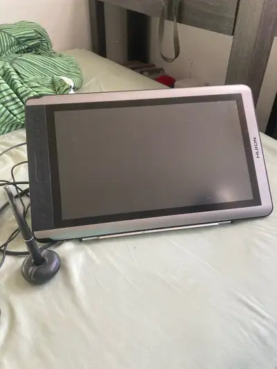 Lightly used drawing tablet with accessories and cable. Great condition, pick up at Summerhill or St...