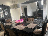 Beautiful dining table set with 6 chairs