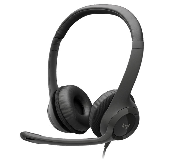 Logitech H390 USB Computer Headset in Speakers, Headsets & Mics in Regina