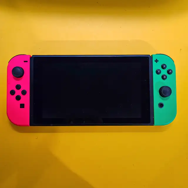 Nintendo Switch Pink/Green with Case in Nintendo Switch in Edmonton - Image 4