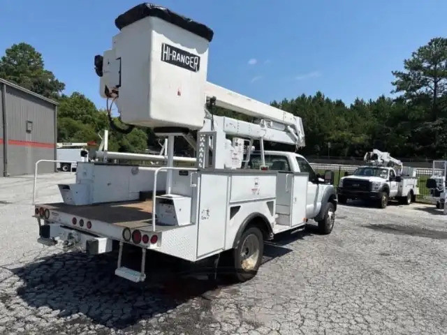 2016 Terex HiRanger HR37-M Ford F550 Bucket Unit in Other in City of Halifax - Image 2