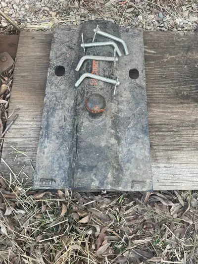 Gooseneck Ball Hitch plate with pins $250 OBO