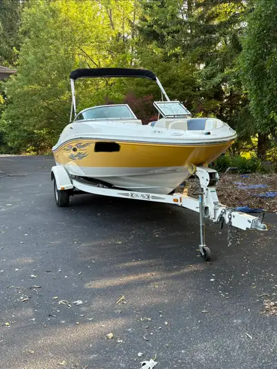 2006 Sea Ray 185 in great running condition. Bottom paint done white to allow boat to be left in wat...