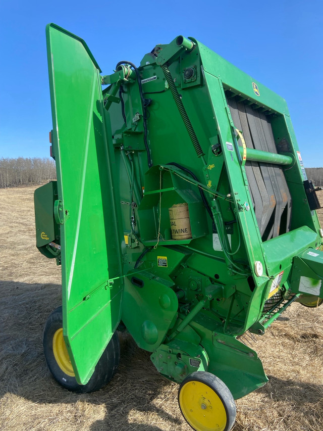 John Deere 567 baler silage special with net wrap in Other in Edmonton - Image 4