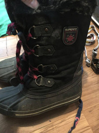 Bottes d'hiver pour fillettes Gr 4