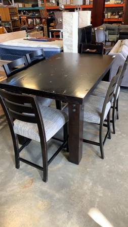 BAR TABLE + 6 CHAIRS - HARDWOOD in Dining Tables & Sets in Delta/Surrey/Langley - Image 2