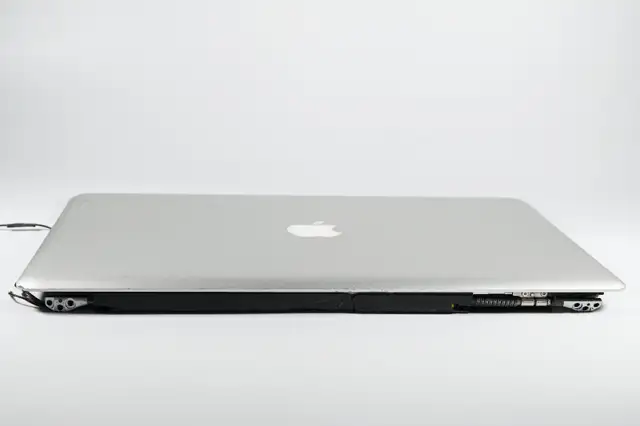 MacBook Pro 15 A1286 Mid 2012 Full LCD Screen Display Assembly in Laptop Accessories in City of Toronto - Image 8