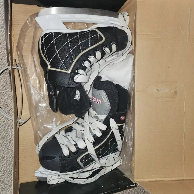 Hespeler skates. $30. Size 9 toddler kids. in Skates & Blades in City of Toronto - Image 3