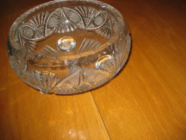 CHANDELIERS, VASES, CENDRIERS CRYSTAL VERRE, CHANDELLES, FLACON in Other in Laval / North Shore - Image 6