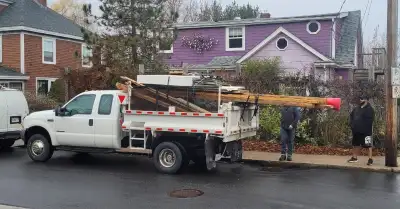 Fast hauling Junk Trash debris removal Mississauga & GTA the Number # 1 junk removal services call/t...