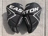 Assorted Men's Youth and SR Hockey Gloves Size 12-15