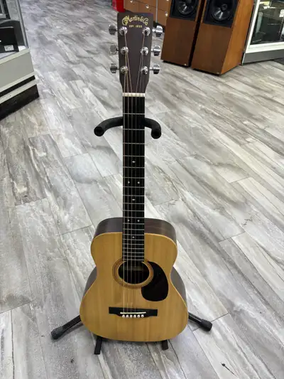 Martin LX1RE Little Martin Electric Acoustic Guitar Comes with Gig Bag in good condition Item #14970...