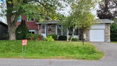 Spacious Home with Large Backyard – Nepean, Ottawa 80 Chippewa Avenue, Nepean, Ottawa Welcome to thi...
