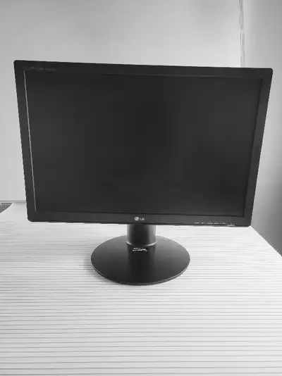 LG Flatron W2242PM  22-Inches Desktop Monitor , View more