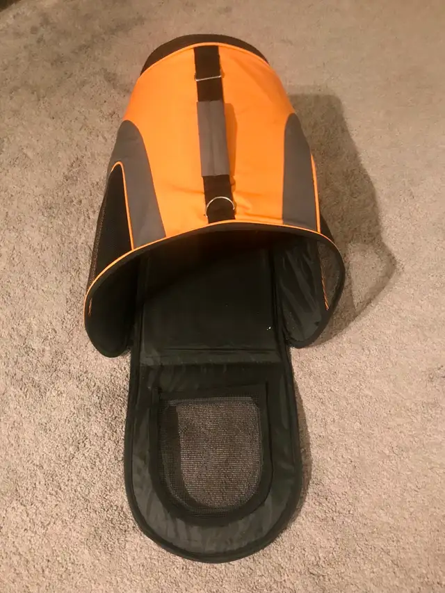 Pet Carrier (small) in Accessories in North Shore - Image 4