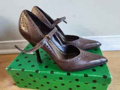 BCBGIRLS Brown High Heel Shoes - size 35 / 4.5 EU, View more