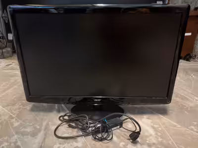 Barely used ACER 27-inch computer monitor (1920x1080) w/HDMI and VGA connections and internal speake...