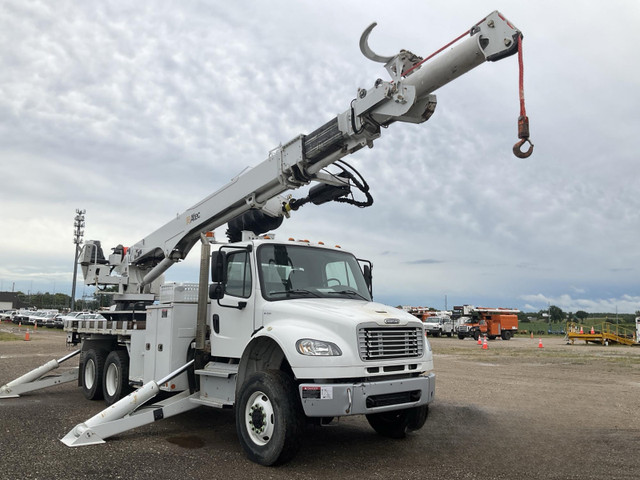 2019 Freightliner M2 Carrying a Mounted Altec DT65 Digger Derric in Other in Delta/Surrey/Langley - Image 2