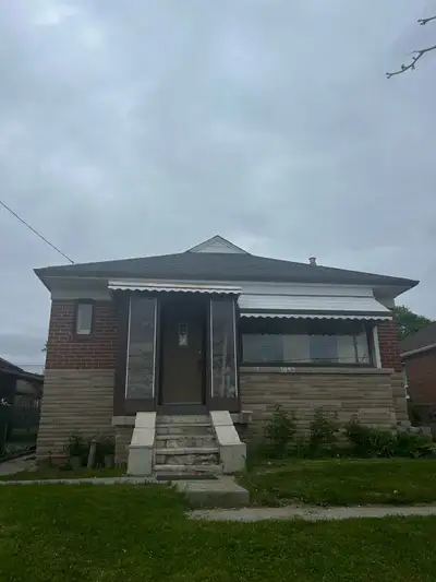 5 BEDROOM 2 BTHRM HOUSE RENT