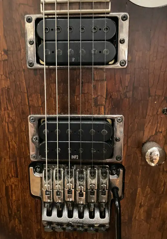 Ibanez Electric Guitar in Guitars in Markham / York Region - Image 9